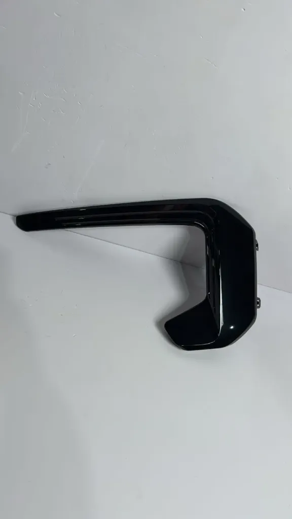 Panel drite mjegulle para majtas / Front left fog light panel