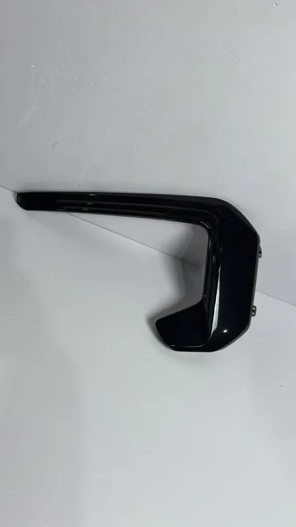 Panel drite mjegulle para djathtas / Front right fog light panel