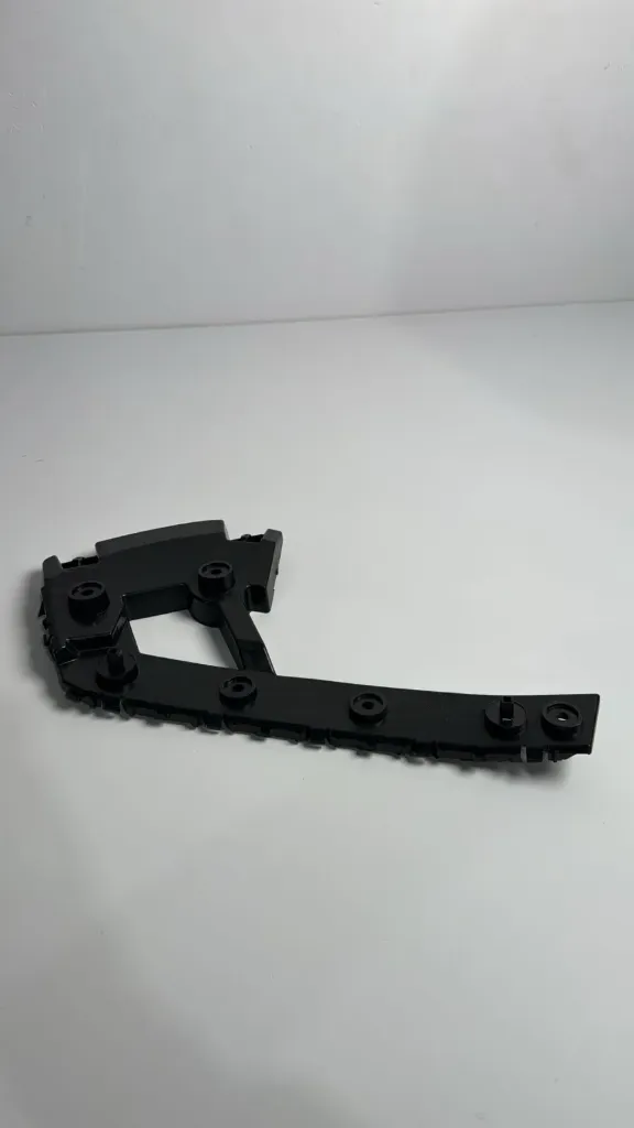 Mbajtese parakolpi pasem djathtas siperm