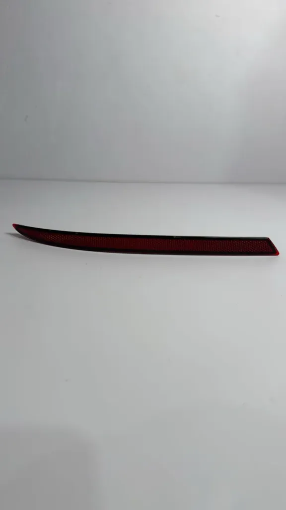 Reflektor pasem djathtas