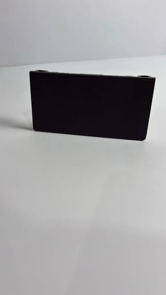 Panel dekorativ grile qendrore poshtme / Lower central grille decorative panel