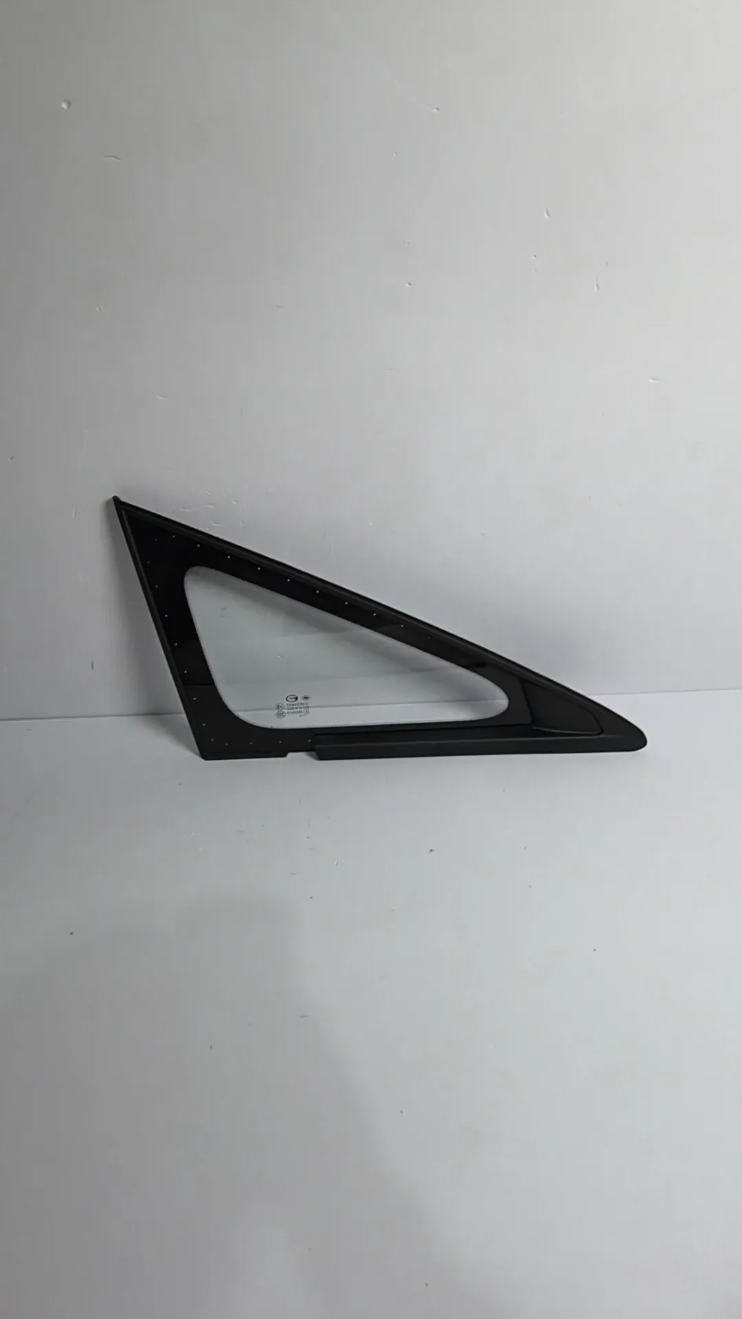 Xham trekendesh panel anesor djathtas / Right side panel triangle glass