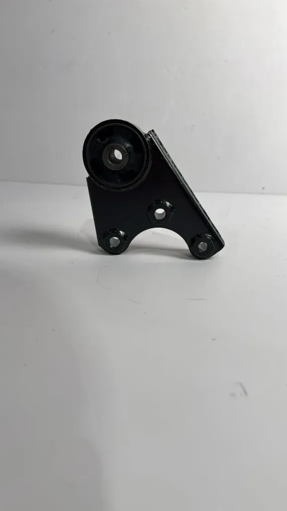 Kemb motori djathtas komplet / Engine mount right