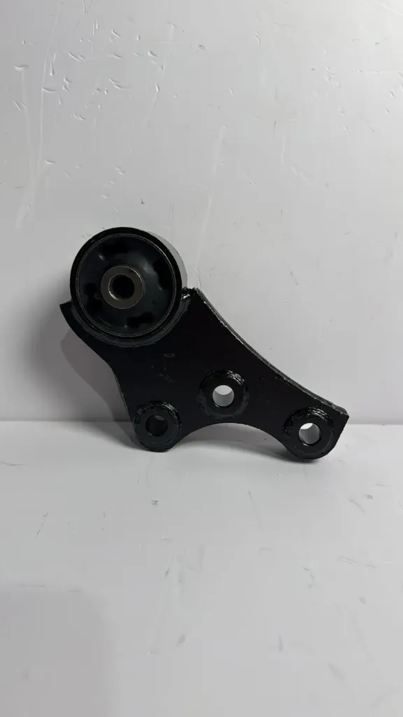 Kemb motori mbrapa / Rear engine mount