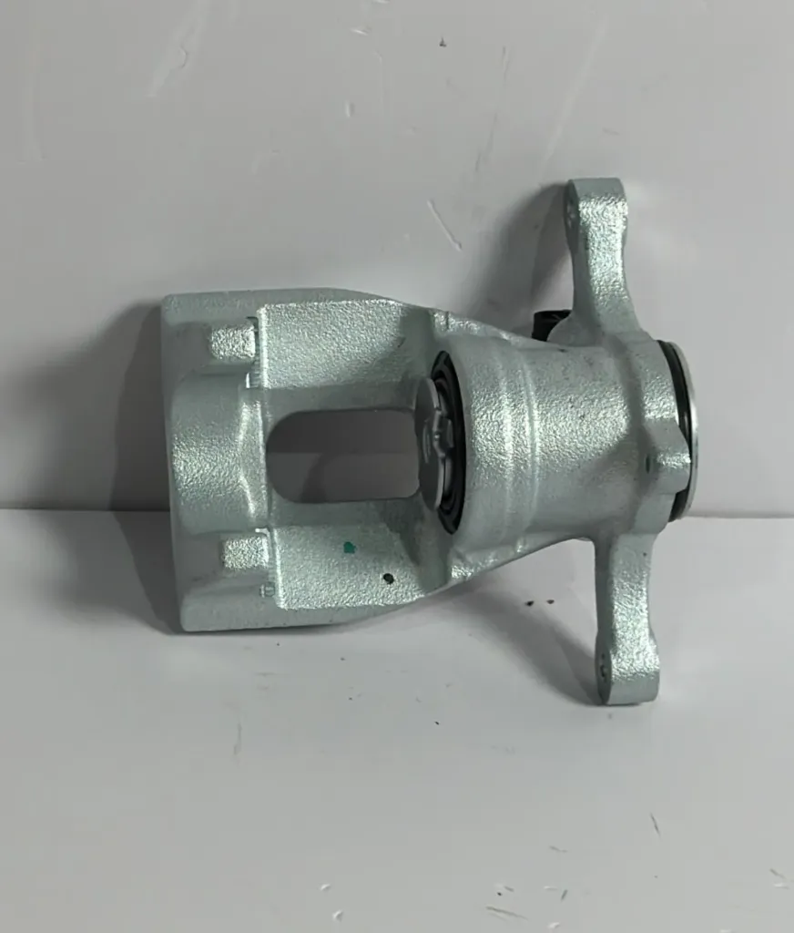 Kaliper frenash mbrapa djathtas / Rear right brake caliper