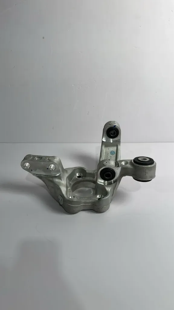 Mango drejtimi pasem majtas