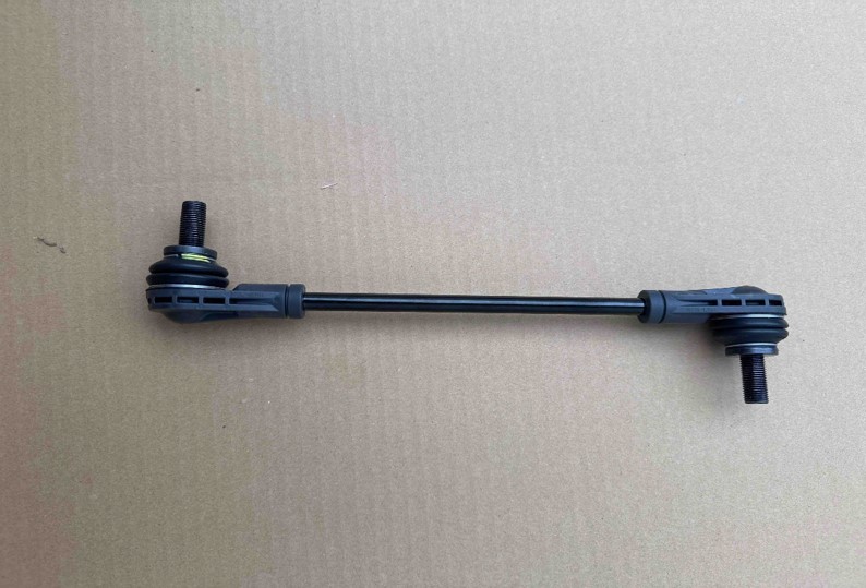 Lidhja e stabilizatorit te perparme / Front stabilizer bar link