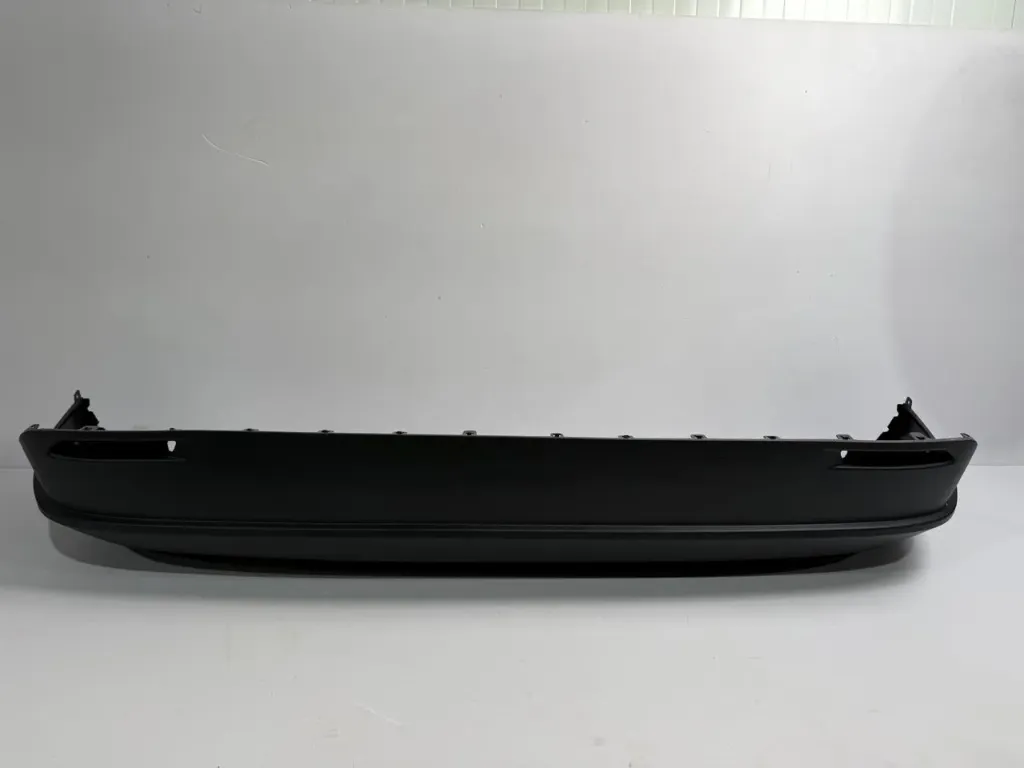 Mbrojtese poshtme parakolpi pasem / Rear bumper lower protection