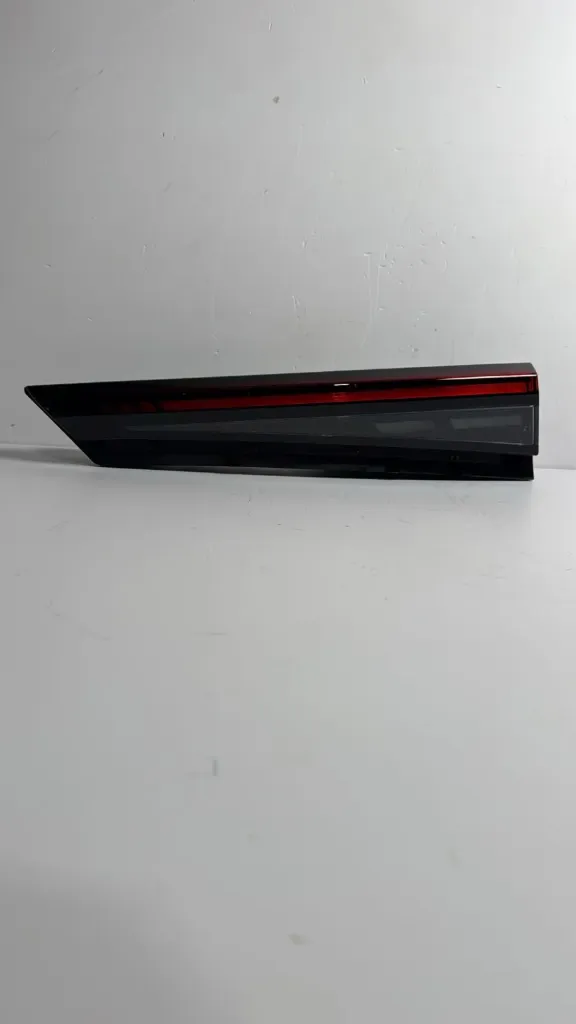 Stop i brendshem pasem djathtas / Rear right inner stop