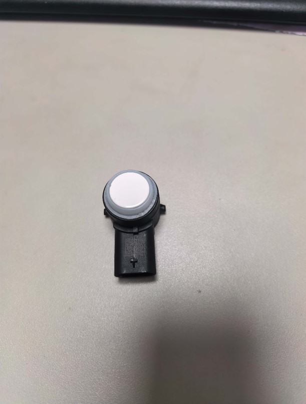 Sensor ultrasonik pasem anesor / Rear side ultrasonic sensor