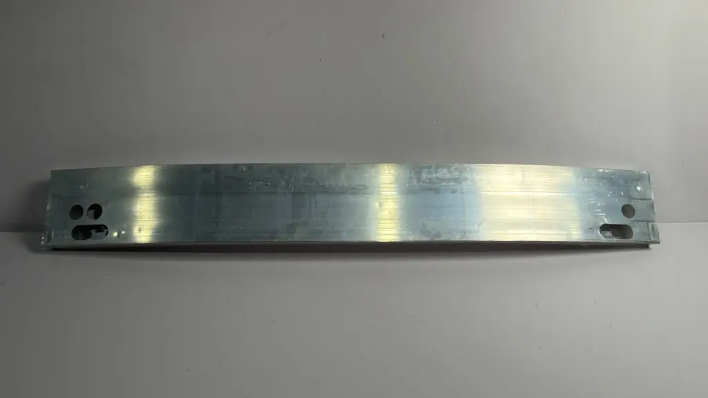 Travers mbrapakolpi / Rear bumper cross member