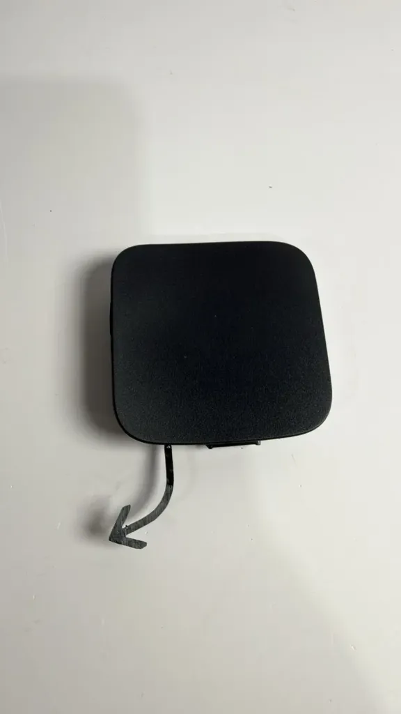 Kapak mbrapakolpi grepi terheqes / Rear bumper cover tow hook