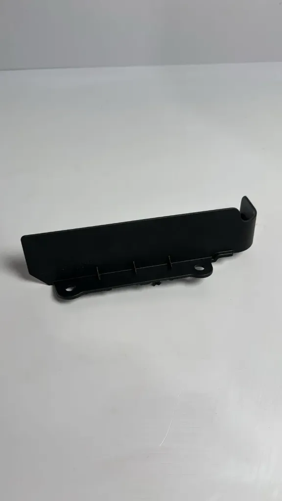 Mbrojtese e brendshme parafango majtas / Left inner fender protector