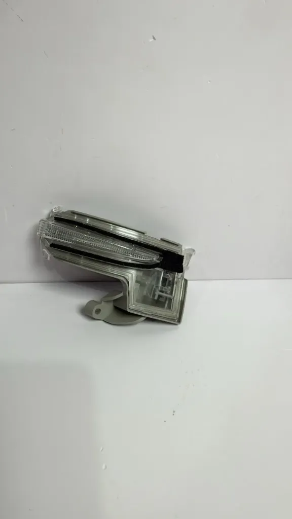 Sinjal pasqyre majtas / Left mirror signal