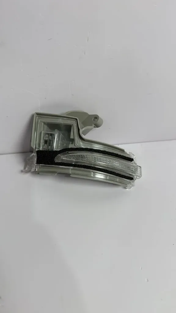 Sinjal pasqyre djathtas / Right mirror signal