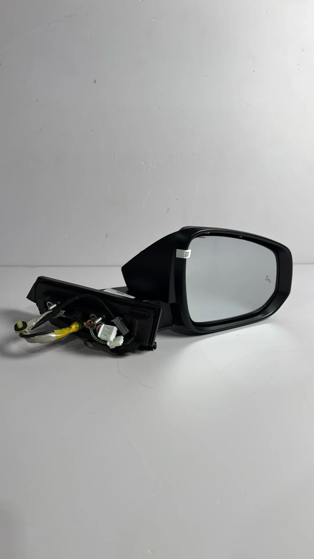 Pasqyre anesore djathtas