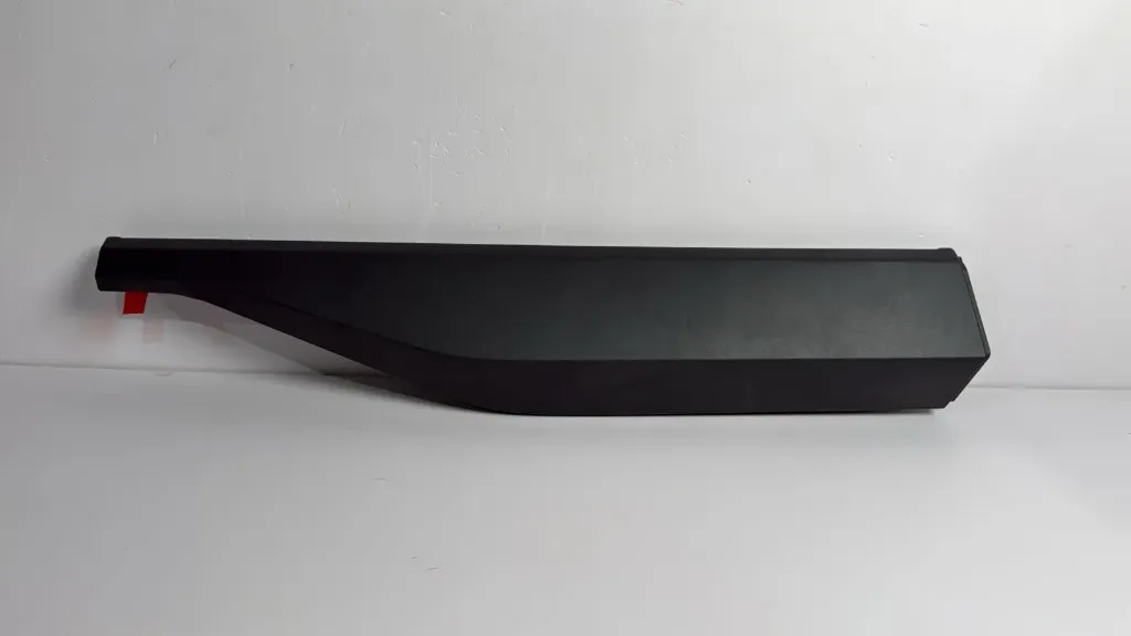 Dekor dere pasem majtas