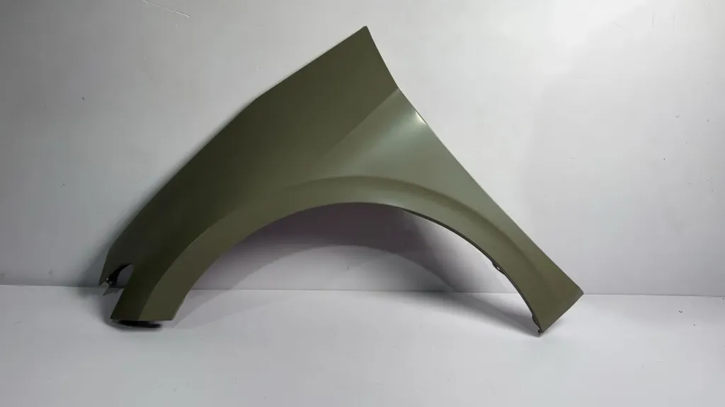 Parafango djathtas / Right fender