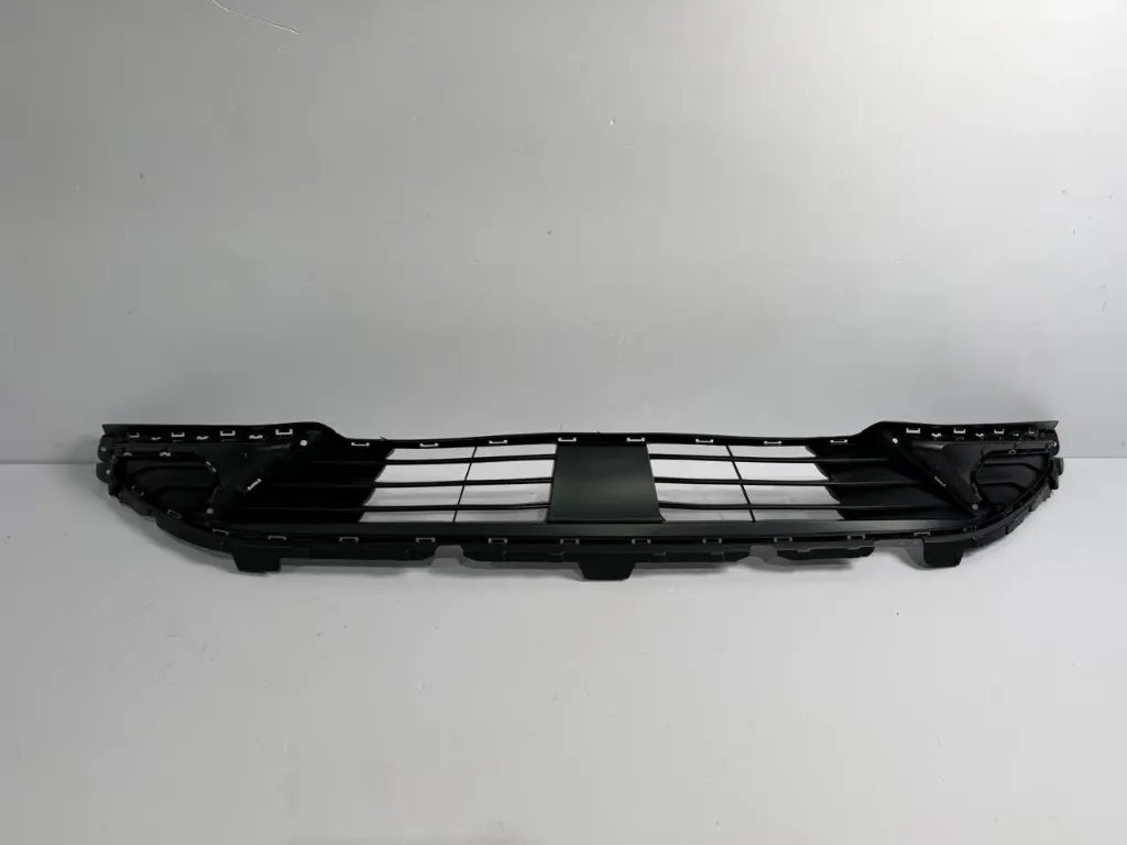 Grile parakolpi para / Front bumper grille