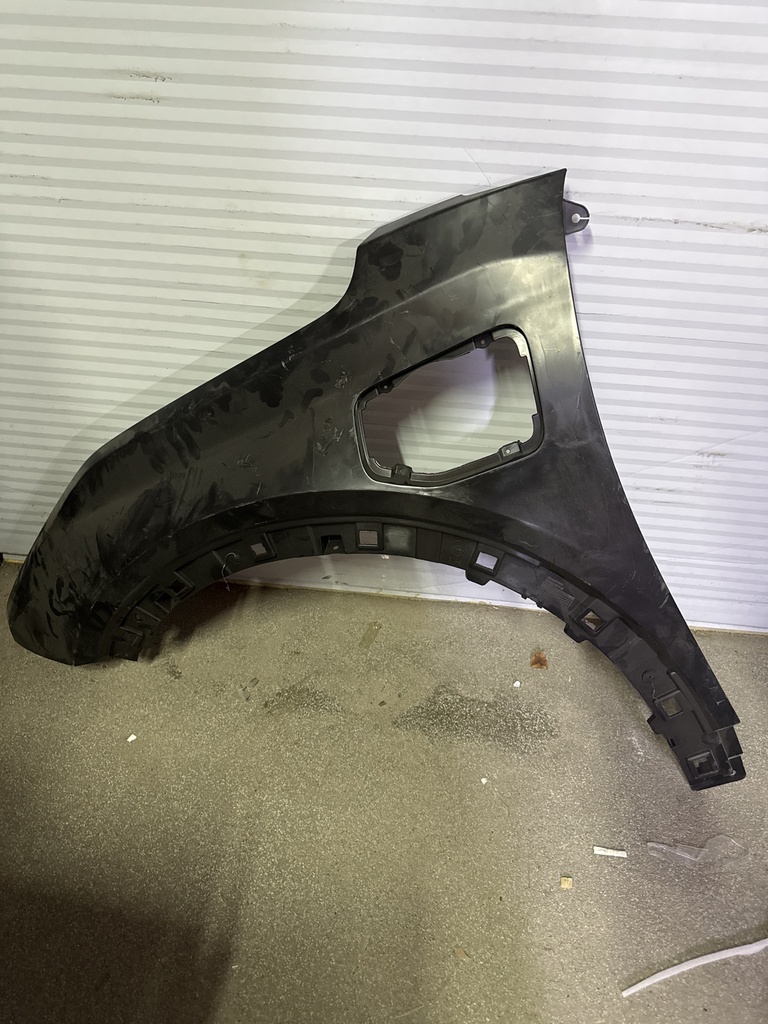 Parafango para majtas / Front left fender