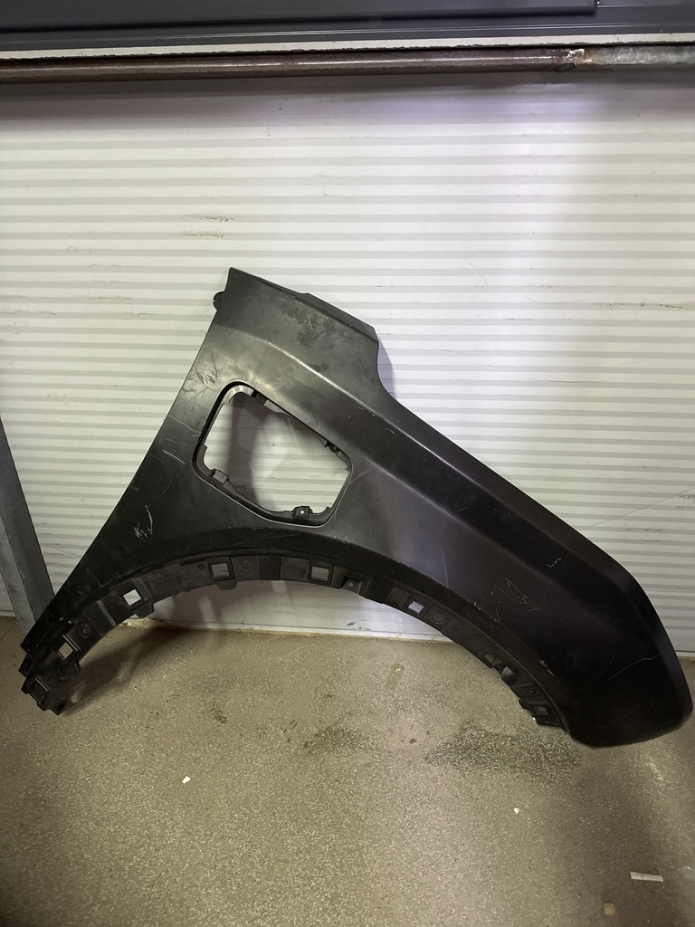 Parafango para djathtas / Right front fender