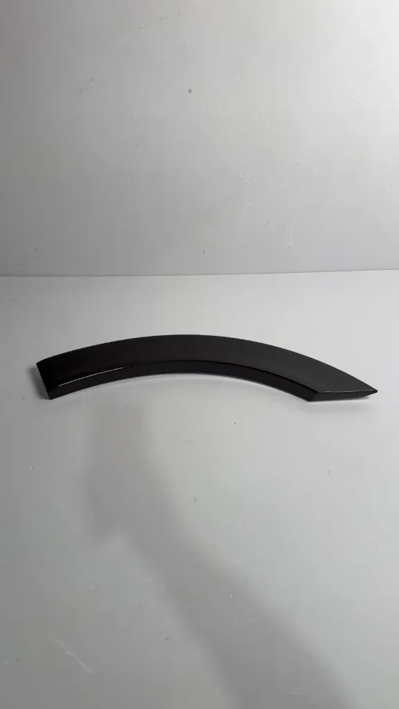 Hark rrote para majtas / Front left wheel arch