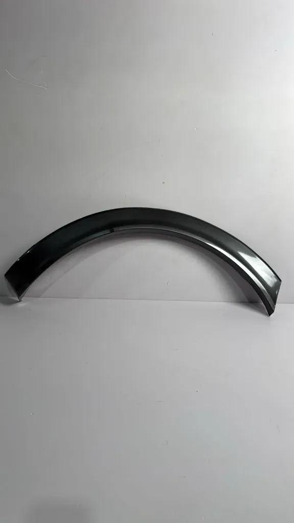 Hark rrote pasem majtas / Rear left wheel arch