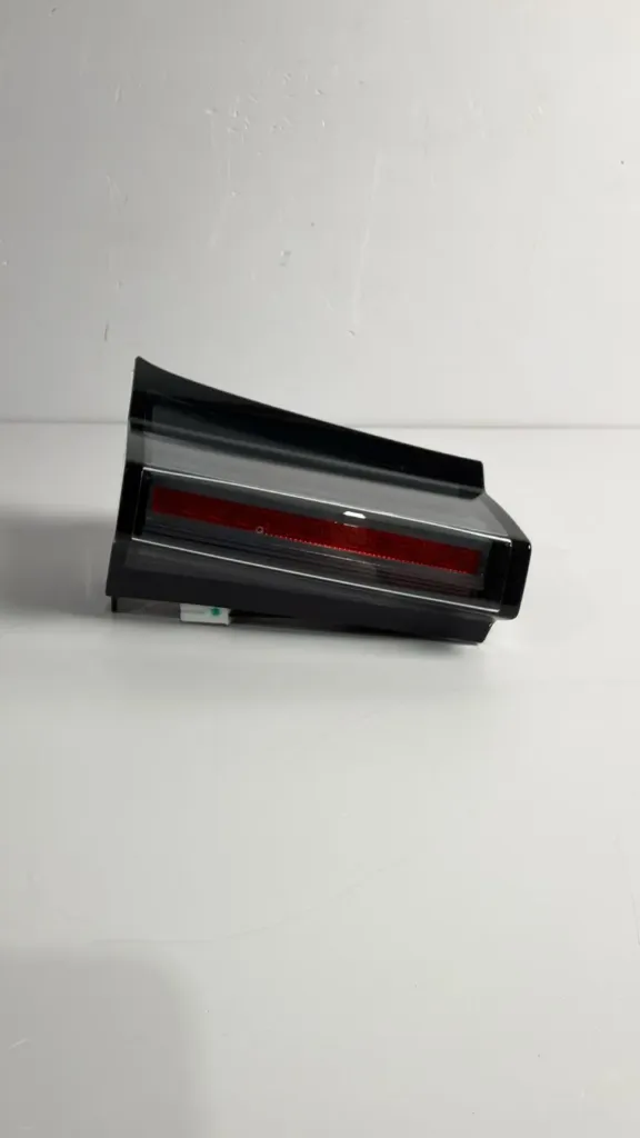 Stop i brendshem pasem majtas