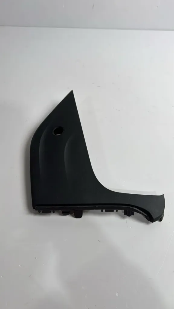 Kapak drite mjegulle majtas me vrime radar / Left fog light cover with radar holes