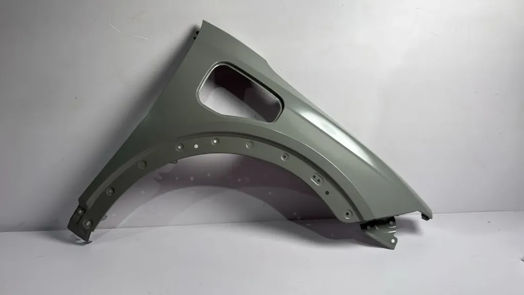 Parafango djathtas / Right fender