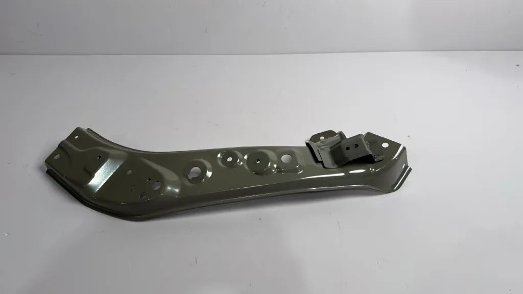 Mbajtese feneri djathtas / Headlight bracket right